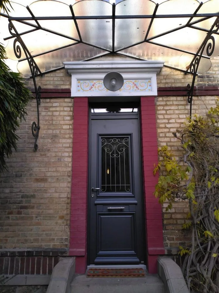 Réalisation à Colombes : Installation d’une Porte d’Entrée Aluminium Héliopolis - Marque BEL’M — photo 2