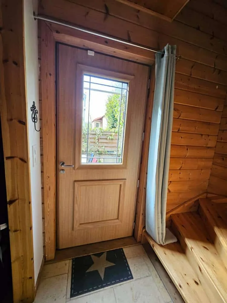 Réalisation à Franconville : Installation d’une Porte d’Entrée BEL’M - Modèle Isaac en Mixte Bois &amp; Aluminium — photo 2
