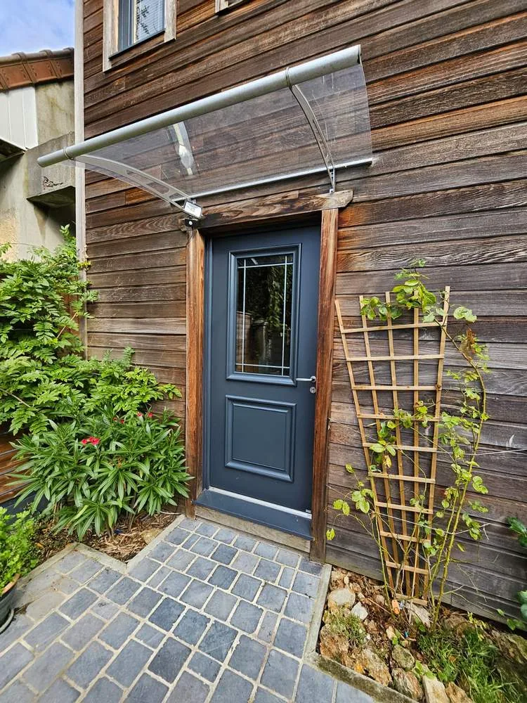Réalisation à Franconville : Installation d’une Porte d’Entrée BEL’M - Modèle Isaac en Mixte Bois &amp; Aluminium