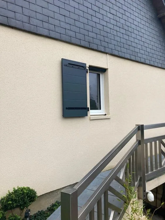 Réalisation à Massy : Installation de volets battants motorisés Somfy - Marque Ehret — photo 3