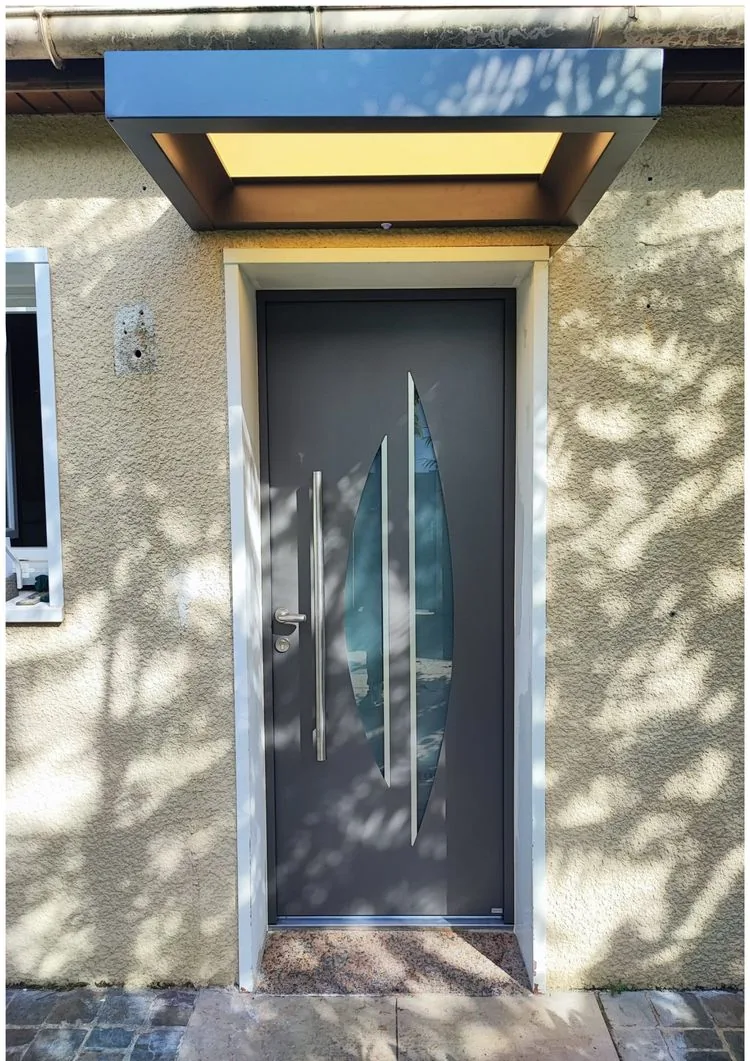 Réalisation à Saclay : Installation d’une Marquise Zénith 900 - Marque Bel’M